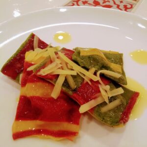 Massas Artesanais Coloridas e Recheadas